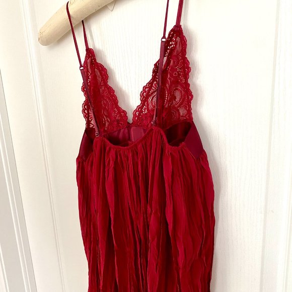 Victoria's Secret Red Pleated Babydoll Chemise with Lace Chiffon Satin - Picture 9 of 16